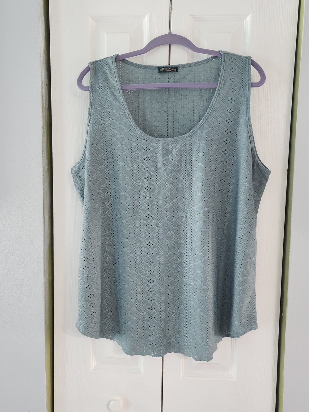 Sleeveless Eyelet Scoop Tank Top in Green Summer Casual